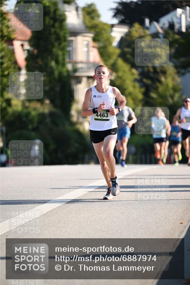 01.09.2024 - BARMER Alsterlauf Dr. Thomas Lammeyer http://msf.ph/oto/6887974 01.09.2024 09:22:19 Laufen 4463 meine-sportfotos.de