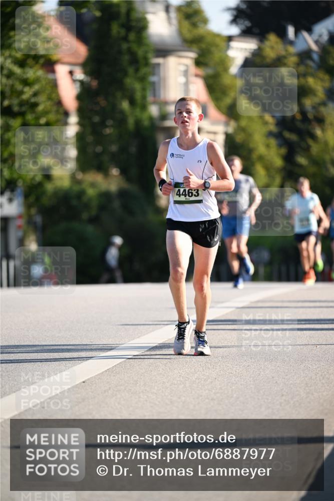 01.09.2024 - BARMER Alsterlauf Dr. Thomas Lammeyer http://msf.ph/oto/6887977 01.09.2024 09:22:20 Laufen 4463 meine-sportfotos.de