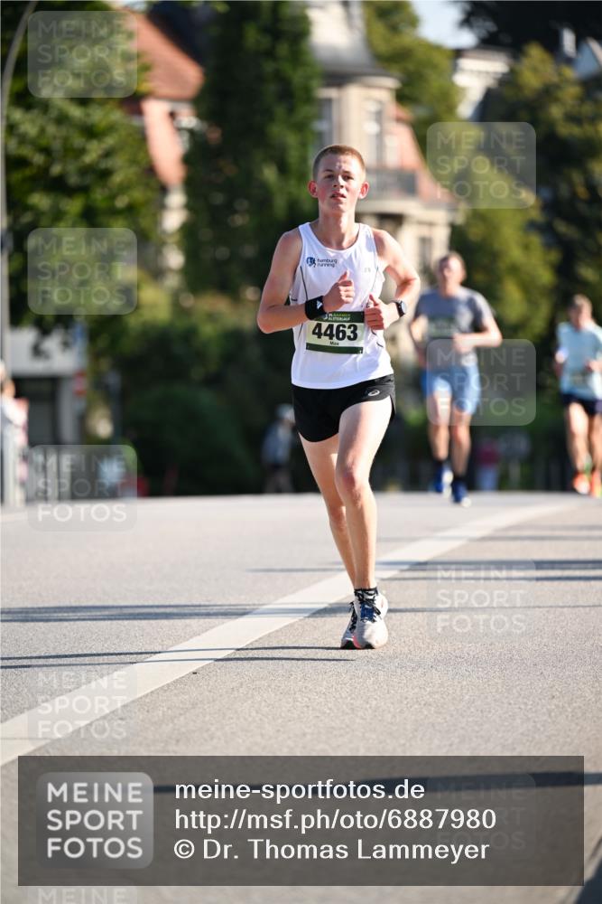 01.09.2024 - BARMER Alsterlauf Dr. Thomas Lammeyer http://msf.ph/oto/6887980 01.09.2024 09:22:20 Laufen 4463 meine-sportfotos.de
