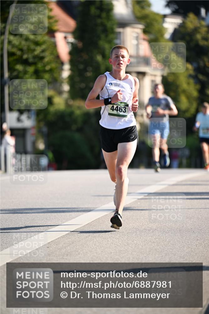 01.09.2024 - BARMER Alsterlauf Dr. Thomas Lammeyer http://msf.ph/oto/6887981 01.09.2024 09:22:20 Laufen 4463 meine-sportfotos.de