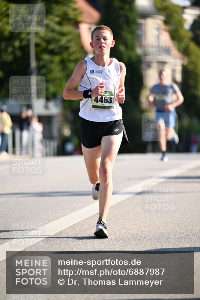 01.09.2024 - BARMER Alsterlauf Dr. Thomas Lammeyer http://msf.ph/oto/6887987 01.09.2024 09:22:21 Laufen 4463 meine-sportfotos.de