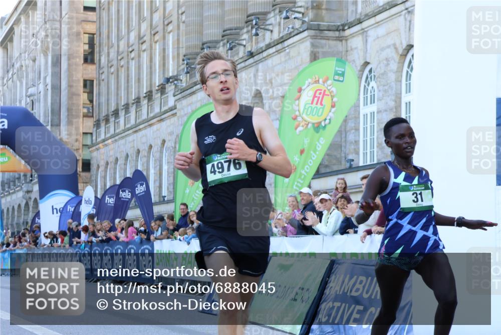 01.09.2024 - BARMER Alsterlauf Strokosch-Dieckow http://msf.ph/oto/6888045 01.09.2024 09:32:19 Ziel 31, 4976 meine-sportfotos.de