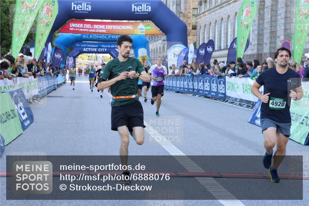 01.09.2024 - BARMER Alsterlauf Strokosch-Dieckow http://msf.ph/oto/6888076 01.09.2024 09:48:30 Ziel 2773, 2879, 2986, 3462, 4356, 4438, 4560, 4709, 4874, 4920, 5083, 5088 meine-sportfotos.de