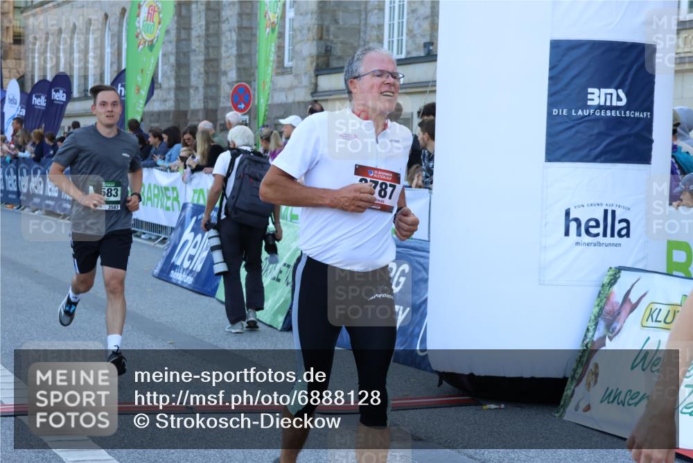01.09.2024 - BARMER Alsterlauf Strokosch-Dieckow http://msf.ph/oto/6888128 01.09.2024 09:48:50 Ziel 2207, 3198, 3322, 3473, 3560, 3583, 3787, 3931, 5168 meine-sportfotos.de
