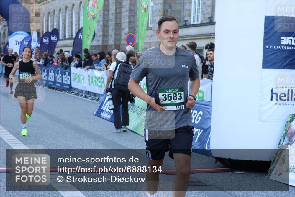 01.09.2024 - BARMER Alsterlauf Strokosch-Dieckow http://msf.ph/oto/6888134 01.09.2024 09:48:51 Ziel 2207, 3198, 3322, 3473, 3560, 3583, 3787, 5168, 8228 meine-sportfotos.de