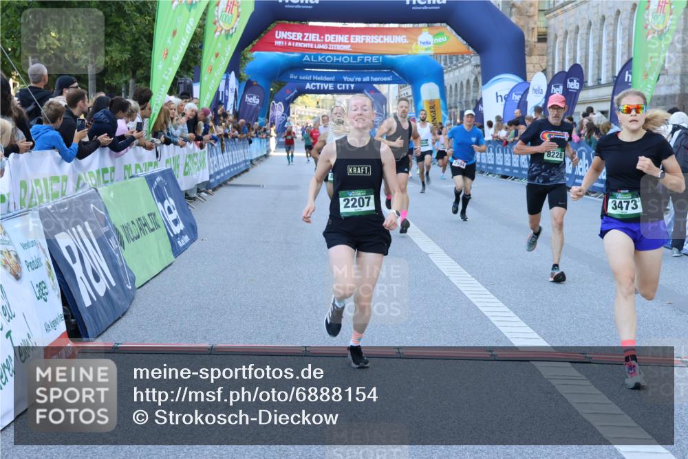 01.09.2024 - BARMER Alsterlauf Strokosch-Dieckow http://msf.ph/oto/6888154 01.09.2024 09:49:01 Ziel 2207, 2504, 2613, 3446, 3473, 3629, 3640, 3810, 4119, 4595, 4848, 4861, 5015, 8169, 8176, 8205, 8228 meine-sportfotos.de