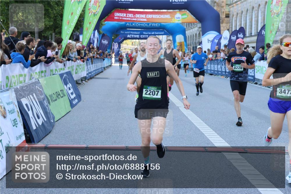 01.09.2024 - BARMER Alsterlauf Strokosch-Dieckow http://msf.ph/oto/6888156 01.09.2024 09:49:01 Ziel 2207, 2504, 2613, 3446, 3473, 3629, 3640, 3810, 4119, 4595, 4848, 4861, 5015, 8169, 8176, 8205, 8228 meine-sportfotos.de
