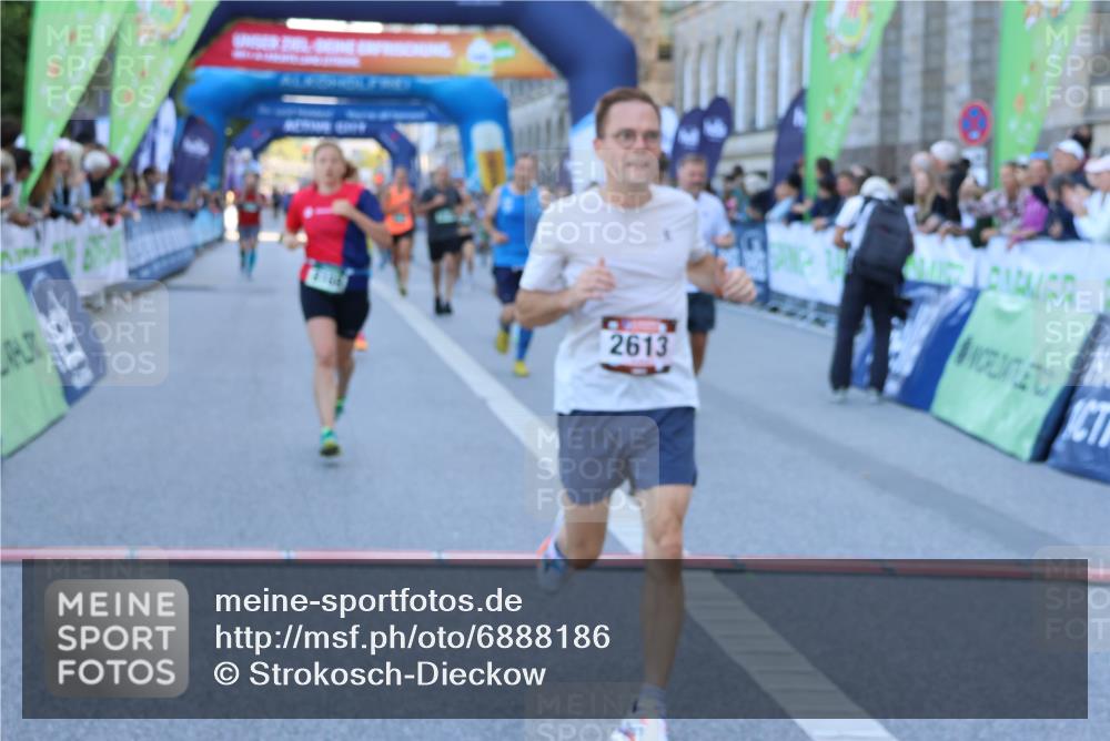 01.09.2024 - BARMER Alsterlauf Strokosch-Dieckow http://msf.ph/oto/6888186 01.09.2024 09:49:09 Ziel 2613, 3629, 3640, 3810, 4119, 4370, 4374, 4415, 4416, 4545, 4595, 4622, 4861, 4935, 5015, 8040, 8169, 8205, 8250, 8306 meine-sportfotos.de