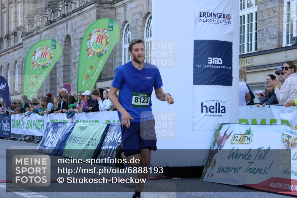 01.09.2024 - BARMER Alsterlauf Strokosch-Dieckow http://msf.ph/oto/6888193 01.09.2024 09:34:21 Ziel 23, 38, 3693, 8123 meine-sportfotos.de