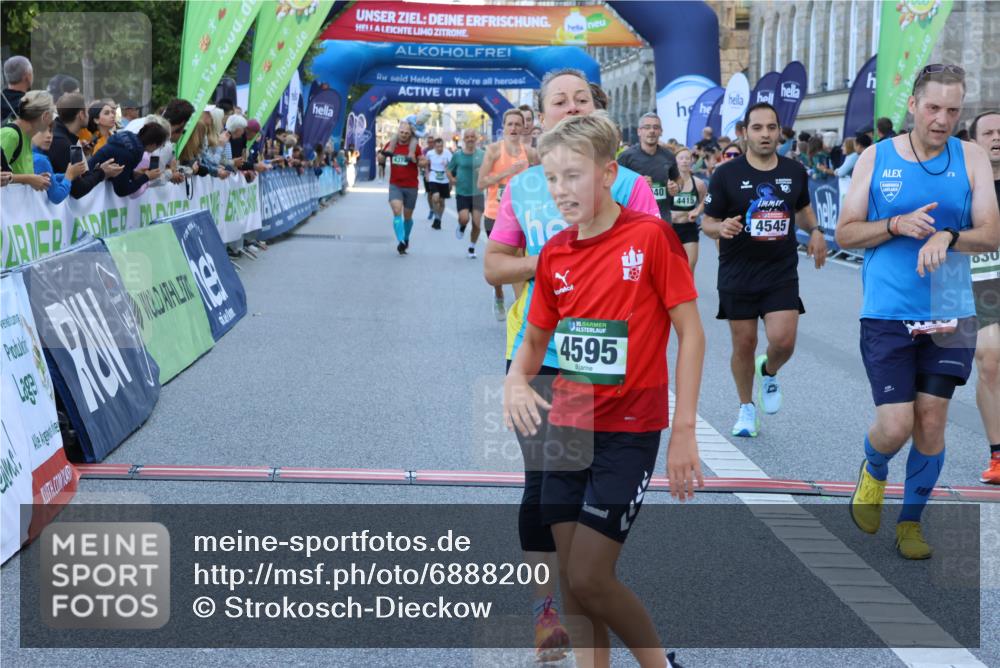 01.09.2024 - BARMER Alsterlauf Strokosch-Dieckow http://msf.ph/oto/6888200 01.09.2024 09:49:12 Ziel 2168, 2470, 2581, 3629, 3810, 3891, 4119, 4337, 4370, 4374, 4415, 4416, 4545, 4595, 4622, 4861, 4935, 5191, 8040, 8169, 8250, 8293, 8306 meine-sportfotos.de