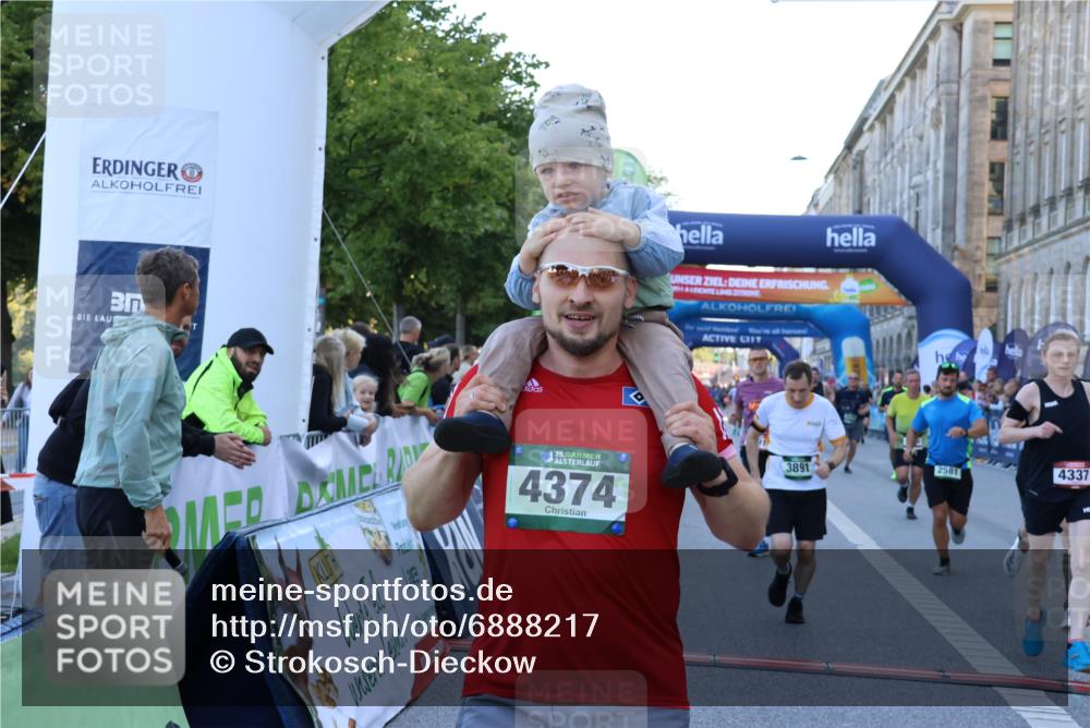 01.09.2024 - BARMER Alsterlauf Strokosch-Dieckow http://msf.ph/oto/6888217 01.09.2024 09:49:20 Ziel 2168, 2276, 2336, 2454, 2470, 2581, 3710, 3891, 4337, 4370, 4374, 4790, 5191, 8293 meine-sportfotos.de