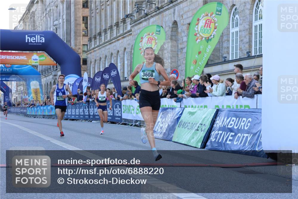01.09.2024 - BARMER Alsterlauf Strokosch-Dieckow http://msf.ph/oto/6888220 01.09.2024 09:34:45 Ziel 27, 28, 3608, 4146, 5275, 8170 meine-sportfotos.de