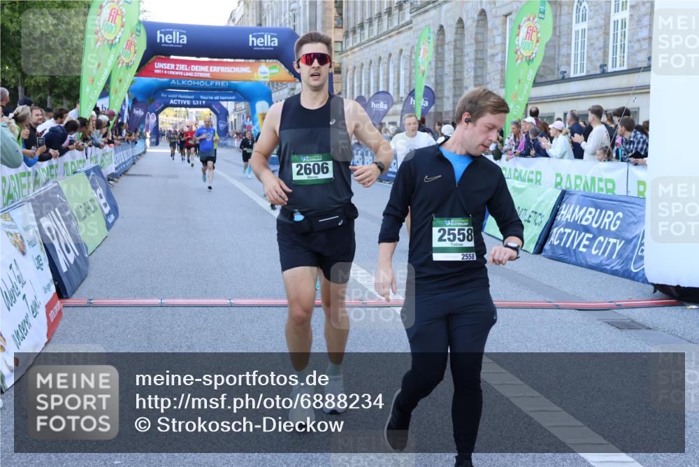 01.09.2024 - BARMER Alsterlauf Strokosch-Dieckow http://msf.ph/oto/6888234 01.09.2024 09:49:33 Ziel 2028, 2187, 2558, 2606, 4126, 4224, 4235, 4259, 4561, 4681, 4790, 4847, 5039, 5137, 8307, 8316 meine-sportfotos.de