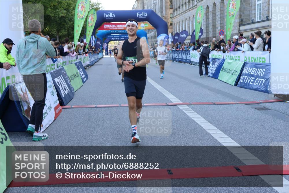 01.09.2024 - BARMER Alsterlauf Strokosch-Dieckow http://msf.ph/oto/6888252 01.09.2024 09:49:45 Ziel 2281, 2466, 2564, 3447, 3892, 4126, 4153, 4224, 4316, 4832, 8031, 8107, 8294 meine-sportfotos.de