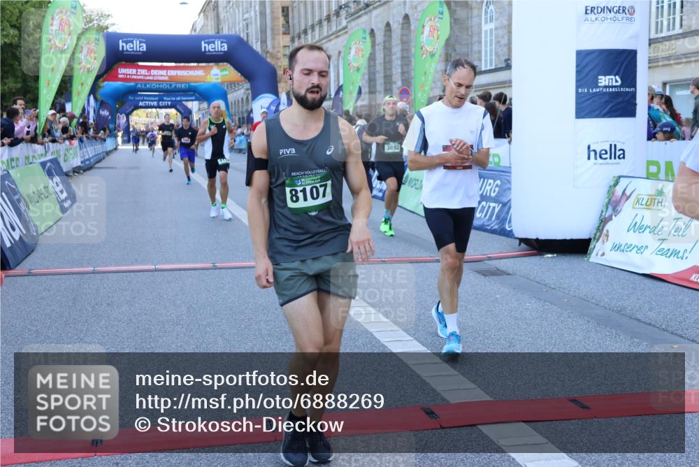 01.09.2024 - BARMER Alsterlauf Strokosch-Dieckow http://msf.ph/oto/6888269 01.09.2024 09:49:49 Ziel 2216, 2281, 2466, 2564, 3447, 3892, 4153, 4316, 4355, 4832, 8031, 8107 meine-sportfotos.de
