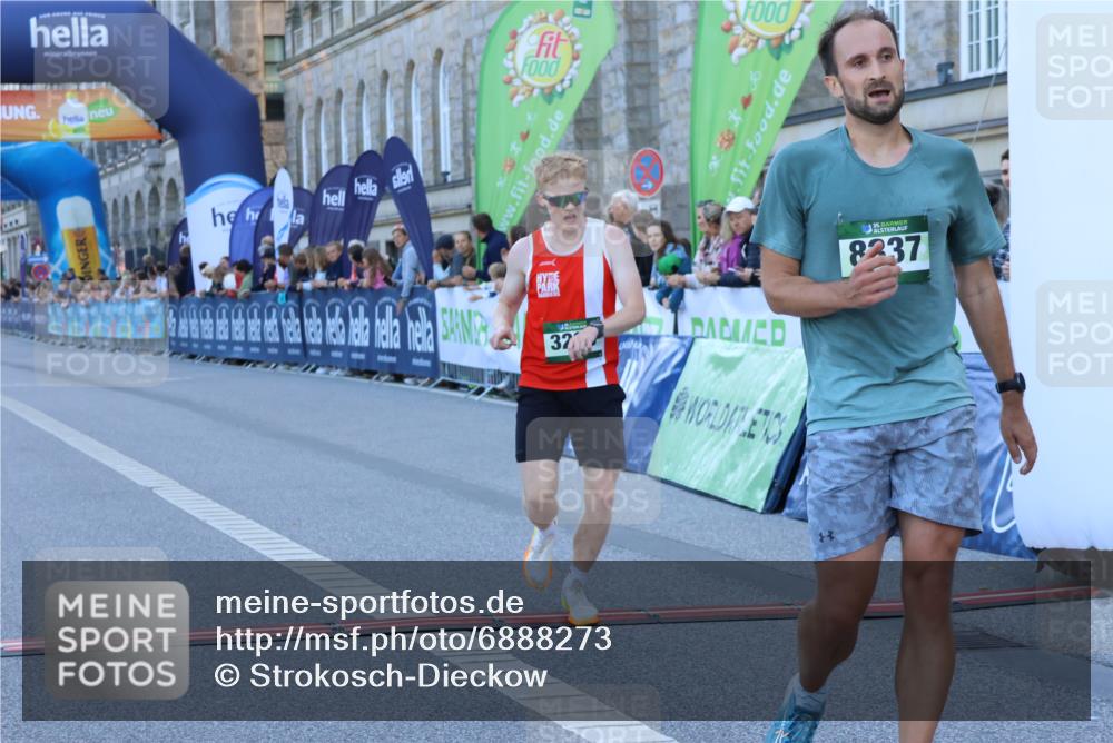 01.09.2024 - BARMER Alsterlauf Strokosch-Dieckow http://msf.ph/oto/6888273 01.09.2024 09:35:27 Ziel 3298, 3318, 8337 meine-sportfotos.de