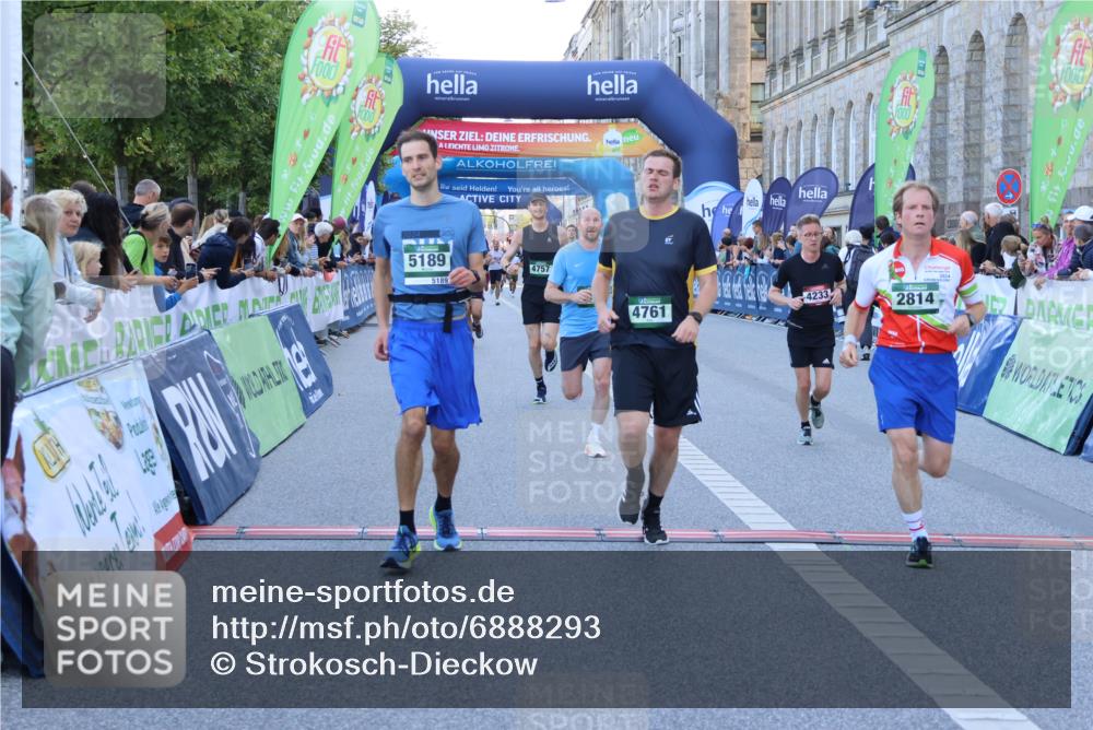 01.09.2024 - BARMER Alsterlauf Strokosch-Dieckow http://msf.ph/oto/6888293 01.09.2024 09:50:01 Ziel 2216, 2364, 2578, 2814, 2904, 4233, 4272, 4710, 4757, 4761, 5189, 5305, 8207 meine-sportfotos.de
