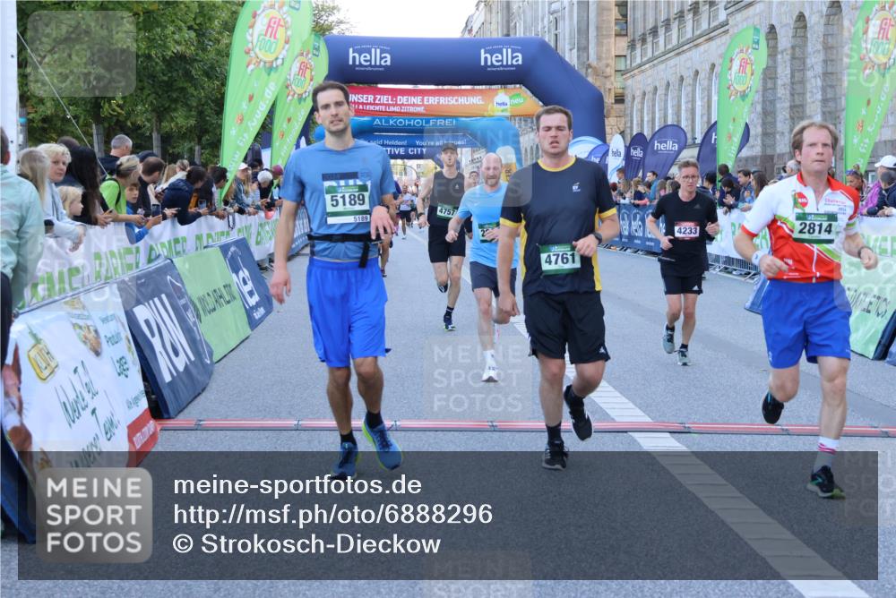 01.09.2024 - BARMER Alsterlauf Strokosch-Dieckow http://msf.ph/oto/6888296 01.09.2024 09:50:01 Ziel 2216, 2364, 2578, 2814, 2904, 4233, 4272, 4710, 4757, 4761, 5189, 5305, 8207 meine-sportfotos.de