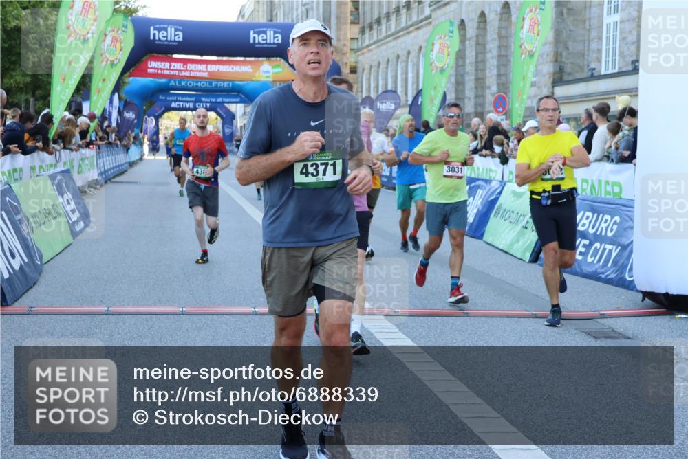 01.09.2024 - BARMER Alsterlauf Strokosch-Dieckow http://msf.ph/oto/6888339 01.09.2024 09:50:16 Ziel 2602, 2700, 2991, 3031, 3647, 4059, 4371, 4380, 4546, 4565, 4589, 4862, 4882, 5012, 5070, 5133, 5228, 8154, 8265 meine-sportfotos.de