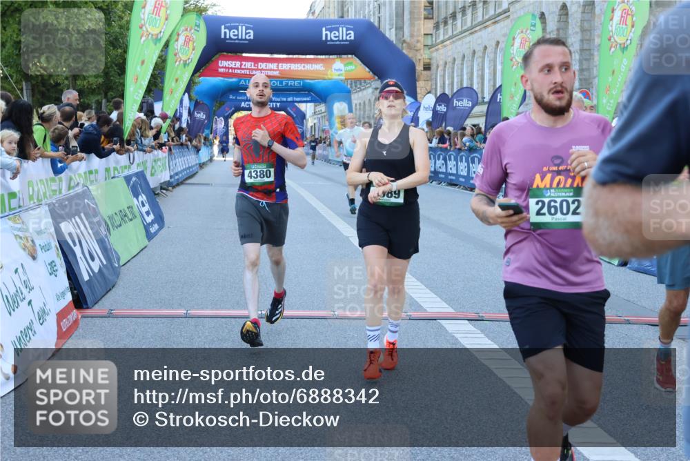 01.09.2024 - BARMER Alsterlauf Strokosch-Dieckow http://msf.ph/oto/6888342 01.09.2024 09:50:17 Ziel 2602, 2700, 3031, 3647, 4371, 4380, 4546, 4565, 4589, 4862, 4882, 5012, 5070, 5133, 5228, 8154, 8265 meine-sportfotos.de