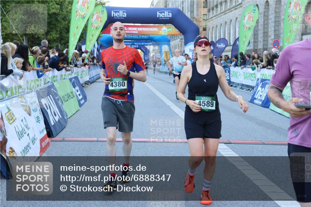 01.09.2024 - BARMER Alsterlauf Strokosch-Dieckow http://msf.ph/oto/6888347 01.09.2024 09:50:18 Ziel 2602, 2700, 3031, 3647, 4067, 4380, 4546, 4565, 4589, 4862, 4882, 4910, 5012, 5133, 5228, 8154, 8265 meine-sportfotos.de