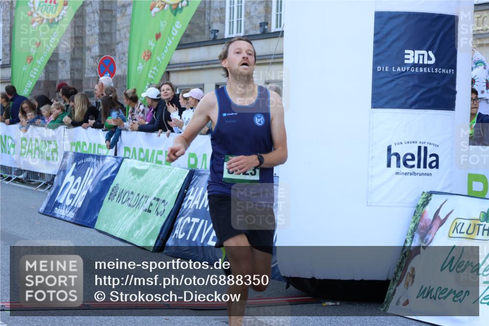 01.09.2024 - BARMER Alsterlauf Strokosch-Dieckow http://msf.ph/oto/6888350 01.09.2024 09:36:15 Ziel 2527, 3729, 8023, 8382 meine-sportfotos.de