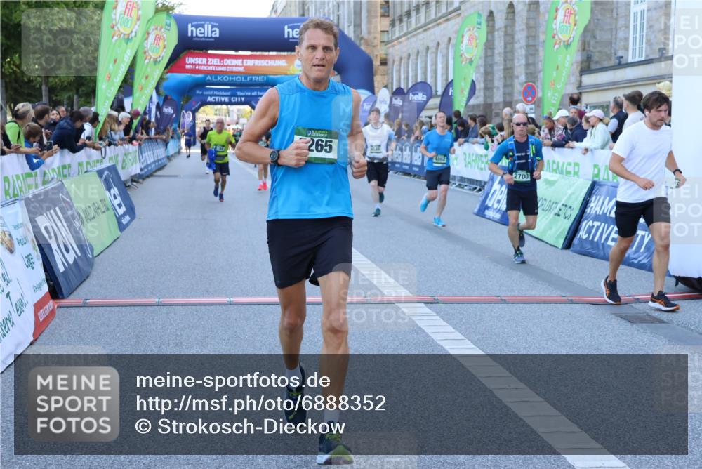01.09.2024 - BARMER Alsterlauf Strokosch-Dieckow http://msf.ph/oto/6888352 01.09.2024 09:50:22 Ziel 2700, 2987, 4067, 4546, 4565, 4623, 4784, 4862, 4882, 4910, 5140, 5164, 5228, 8154, 8265 meine-sportfotos.de