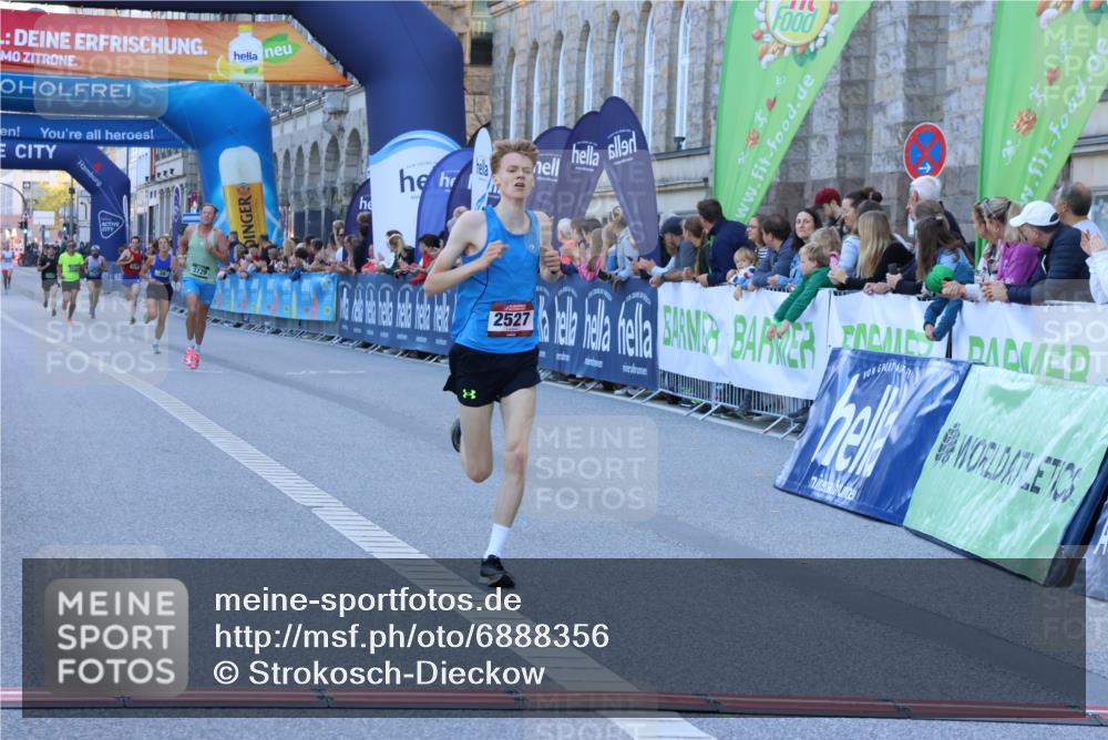 01.09.2024 - BARMER Alsterlauf Strokosch-Dieckow http://msf.ph/oto/6888356 01.09.2024 09:36:20 Ziel 30, 2527, 3729, 4900, 8382 meine-sportfotos.de