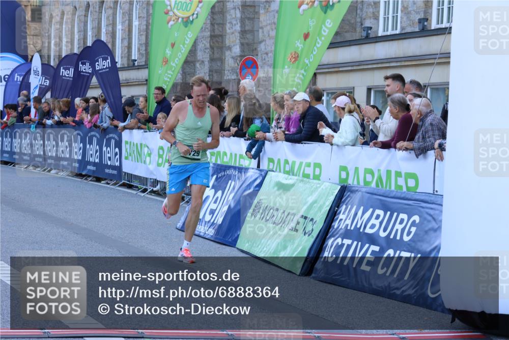 01.09.2024 - BARMER Alsterlauf Strokosch-Dieckow http://msf.ph/oto/6888364 01.09.2024 09:36:24 Ziel 30, 2527, 3729, 4455, 4886, 4900, 5011 meine-sportfotos.de