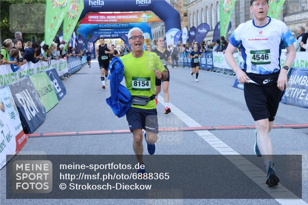 01.09.2024 - BARMER Alsterlauf Strokosch-Dieckow http://msf.ph/oto/6888365 01.09.2024 09:50:26 Ziel 2411, 2700, 2987, 4002, 4035, 4067, 4546, 4623, 4784, 4862, 4882, 4910, 5140, 5164, 8154 meine-sportfotos.de