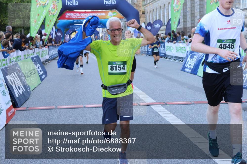 01.09.2024 - BARMER Alsterlauf Strokosch-Dieckow http://msf.ph/oto/6888367 01.09.2024 09:50:26 Ziel 2411, 2700, 2987, 4002, 4035, 4067, 4546, 4623, 4784, 4862, 4882, 4910, 5140, 5164, 8154 meine-sportfotos.de