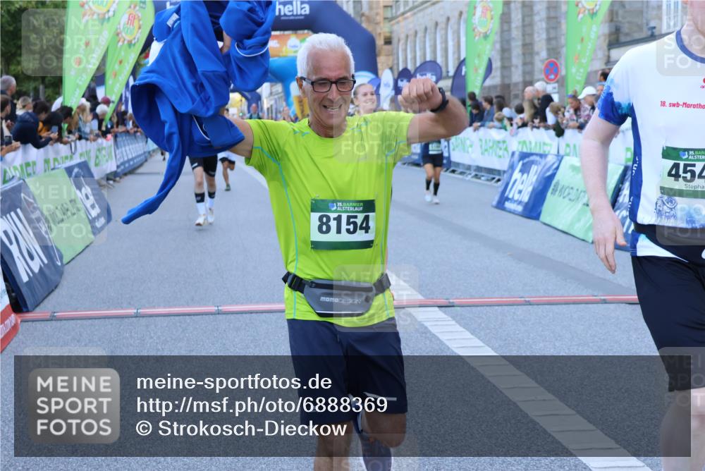01.09.2024 - BARMER Alsterlauf Strokosch-Dieckow http://msf.ph/oto/6888369 01.09.2024 09:50:26 Ziel 2411, 2700, 2987, 4002, 4035, 4067, 4546, 4623, 4784, 4862, 4882, 4910, 5140, 5164, 8154 meine-sportfotos.de