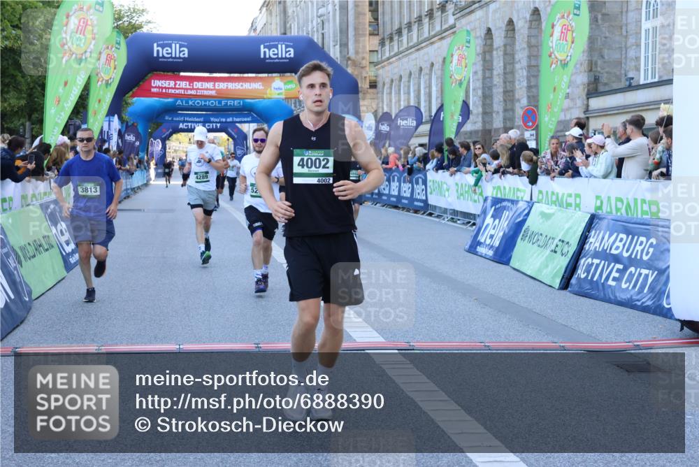 01.09.2024 - BARMER Alsterlauf Strokosch-Dieckow http://msf.ph/oto/6888390 01.09.2024 09:50:37 Ziel 2411, 2480, 2538, 2957, 3280, 3813, 3890, 4002, 4228, 4289, 4306, 4662, 5250, 5295, 8115 meine-sportfotos.de