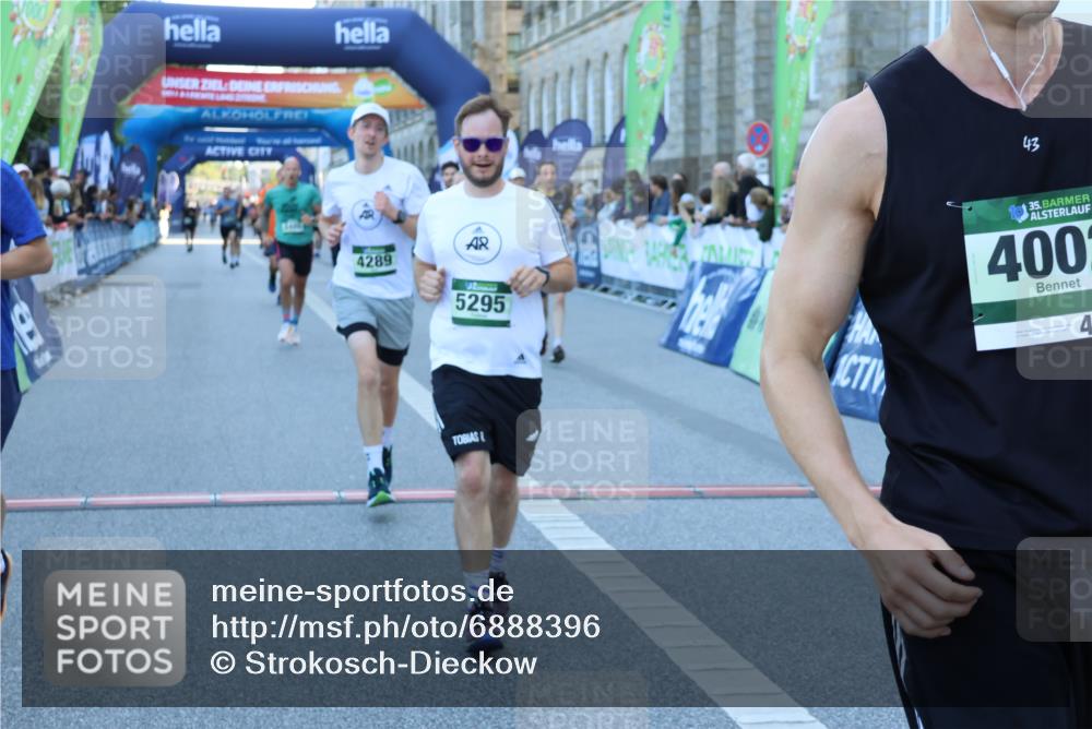 01.09.2024 - BARMER Alsterlauf Strokosch-Dieckow http://msf.ph/oto/6888396 01.09.2024 09:50:39 Ziel 2189, 2480, 2538, 2957, 3280, 3813, 3890, 4095, 4183, 4228, 4289, 4306, 4321, 4467, 4662, 5250, 5295, 8115 meine-sportfotos.de