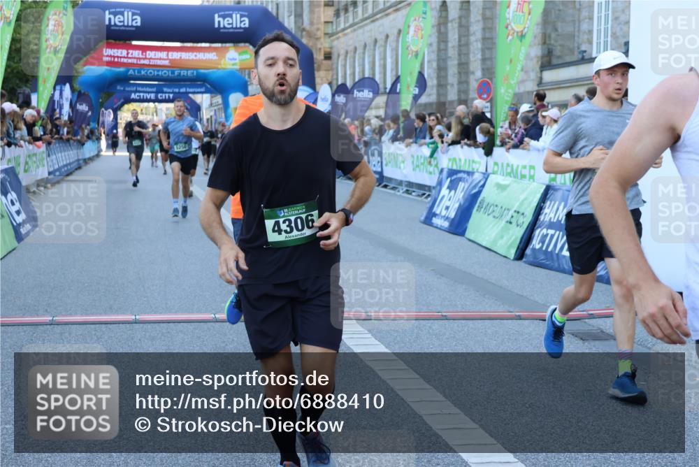 01.09.2024 - BARMER Alsterlauf Strokosch-Dieckow http://msf.ph/oto/6888410 01.09.2024 09:50:44 Ziel 2189, 2480, 2538, 2957, 3148, 3417, 3890, 4095, 4108, 4183, 4228, 4306, 4321, 4467, 4662, 4916, 5250, 8115 meine-sportfotos.de