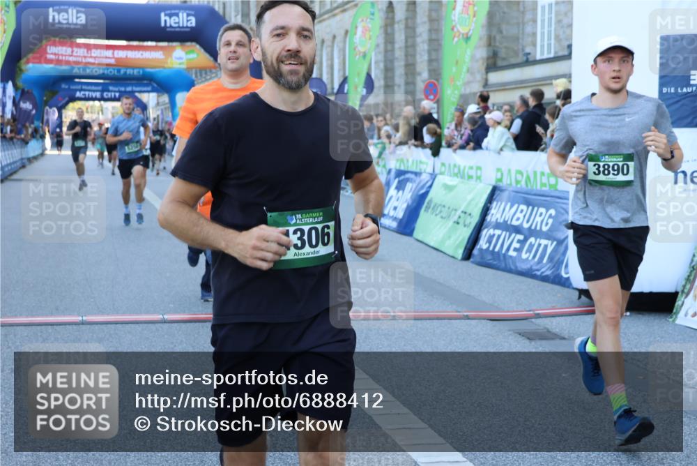 01.09.2024 - BARMER Alsterlauf Strokosch-Dieckow http://msf.ph/oto/6888412 01.09.2024 09:50:44 Ziel 2189, 2480, 2538, 2957, 3148, 3417, 3890, 4095, 4108, 4183, 4228, 4306, 4321, 4467, 4662, 4916, 5250, 8115 meine-sportfotos.de