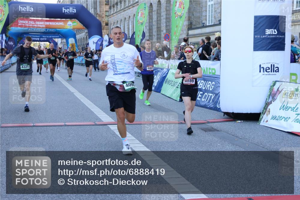 01.09.2024 - BARMER Alsterlauf Strokosch-Dieckow http://msf.ph/oto/6888419 01.09.2024 09:50:49 Ziel 2189, 3148, 3417, 3525, 4095, 4108, 4115, 4183, 4321, 4467, 4601, 4916, 5010, 5181, 5223, 5250, 5260 meine-sportfotos.de