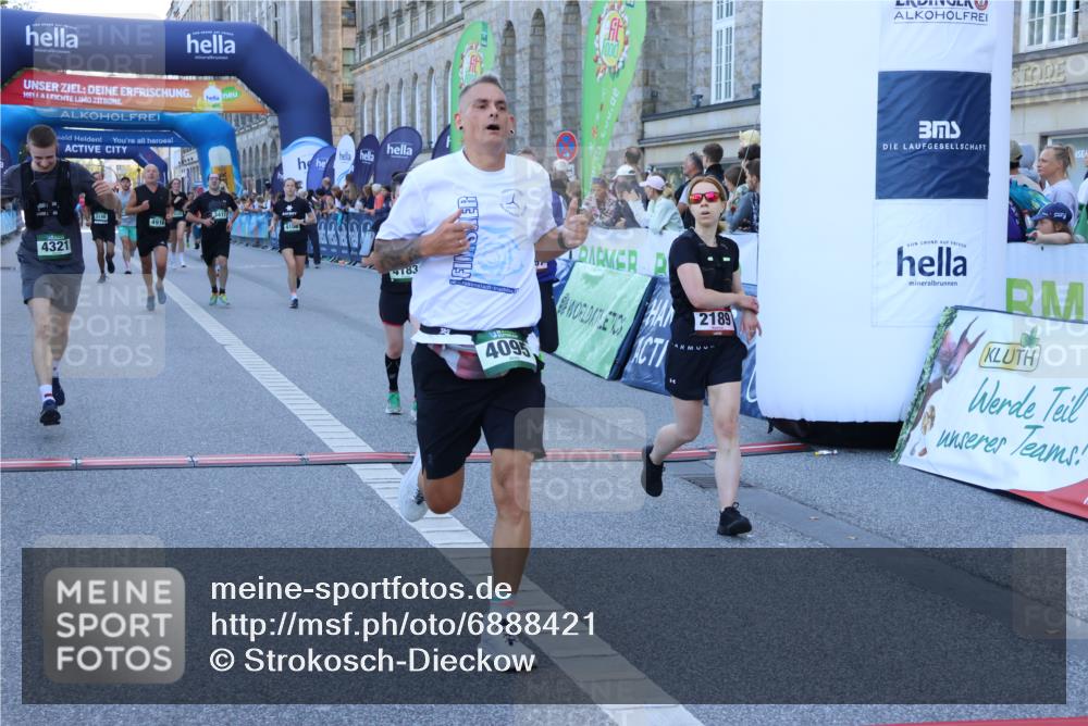 01.09.2024 - BARMER Alsterlauf Strokosch-Dieckow http://msf.ph/oto/6888421 01.09.2024 09:50:49 Ziel 2189, 3148, 3417, 3525, 4095, 4108, 4115, 4183, 4321, 4467, 4601, 4916, 5010, 5181, 5223, 5250, 5260 meine-sportfotos.de