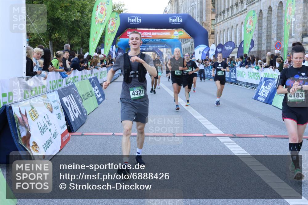 01.09.2024 - BARMER Alsterlauf Strokosch-Dieckow http://msf.ph/oto/6888426 01.09.2024 09:50:51 Ziel 2189, 2916, 3148, 3417, 3525, 4095, 4108, 4115, 4183, 4321, 4467, 4601, 4916, 5010, 5181, 5223, 5260, 8295 meine-sportfotos.de