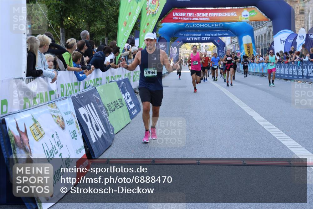 01.09.2024 - BARMER Alsterlauf Strokosch-Dieckow http://msf.ph/oto/6888470 01.09.2024 09:51:08 Ziel 2450, 2650, 2994, 3391, 3794, 4100, 4238, 4678, 4780, 5129, 5134, 5256, 5272 meine-sportfotos.de
