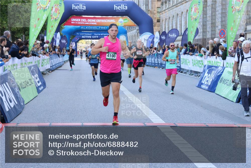 01.09.2024 - BARMER Alsterlauf Strokosch-Dieckow http://msf.ph/oto/6888482 01.09.2024 09:51:13 Ziel 2235, 2650, 2706, 3794, 3861, 3868, 4100, 4238, 4678, 4780, 4876, 5062, 5129, 5134, 5272, 8048 meine-sportfotos.de