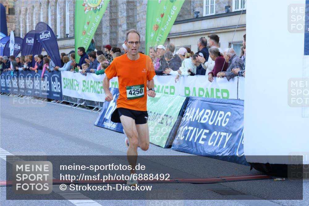 01.09.2024 - BARMER Alsterlauf Strokosch-Dieckow http://msf.ph/oto/6888492 01.09.2024 09:37:44 Ziel 3095, 3177, 4250, 4792 meine-sportfotos.de