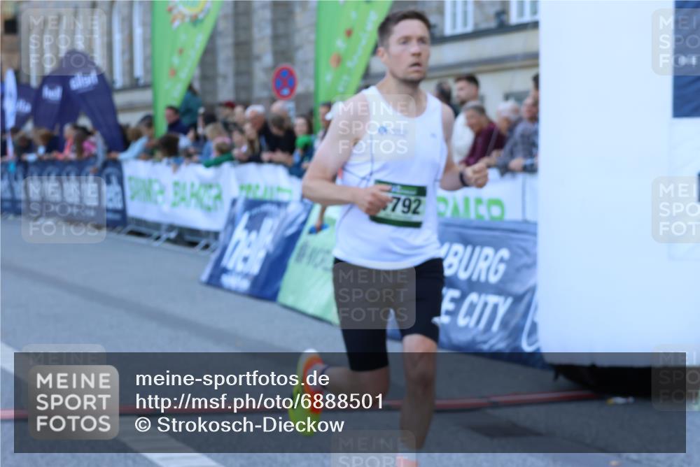 01.09.2024 - BARMER Alsterlauf Strokosch-Dieckow http://msf.ph/oto/6888501 01.09.2024 09:37:49 Ziel 2787, 3095, 4792, 5178 meine-sportfotos.de