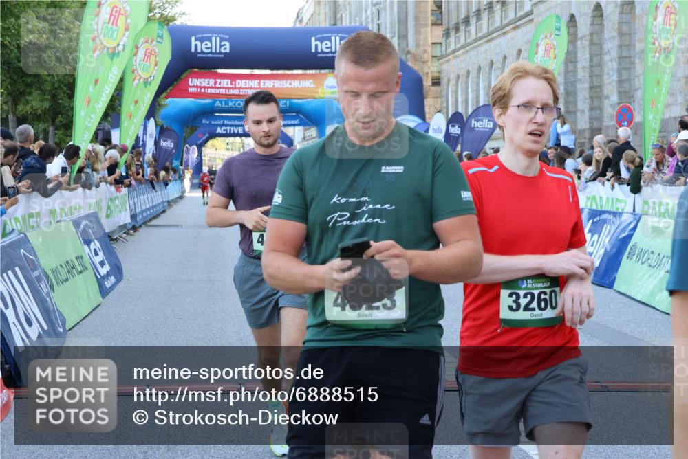 01.09.2024 - BARMER Alsterlauf Strokosch-Dieckow http://msf.ph/oto/6888515 01.09.2024 09:51:31 Ziel 2595, 3106, 3260, 3471, 4349, 4523, 4542, 4640, 4650, 4883, 5245, 8008, 8248, 8255 meine-sportfotos.de