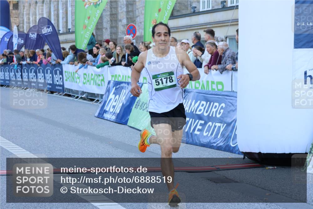 01.09.2024 - BARMER Alsterlauf Strokosch-Dieckow http://msf.ph/oto/6888519 01.09.2024 09:37:59 Ziel 2787, 3238, 4433, 5178, 5281 meine-sportfotos.de