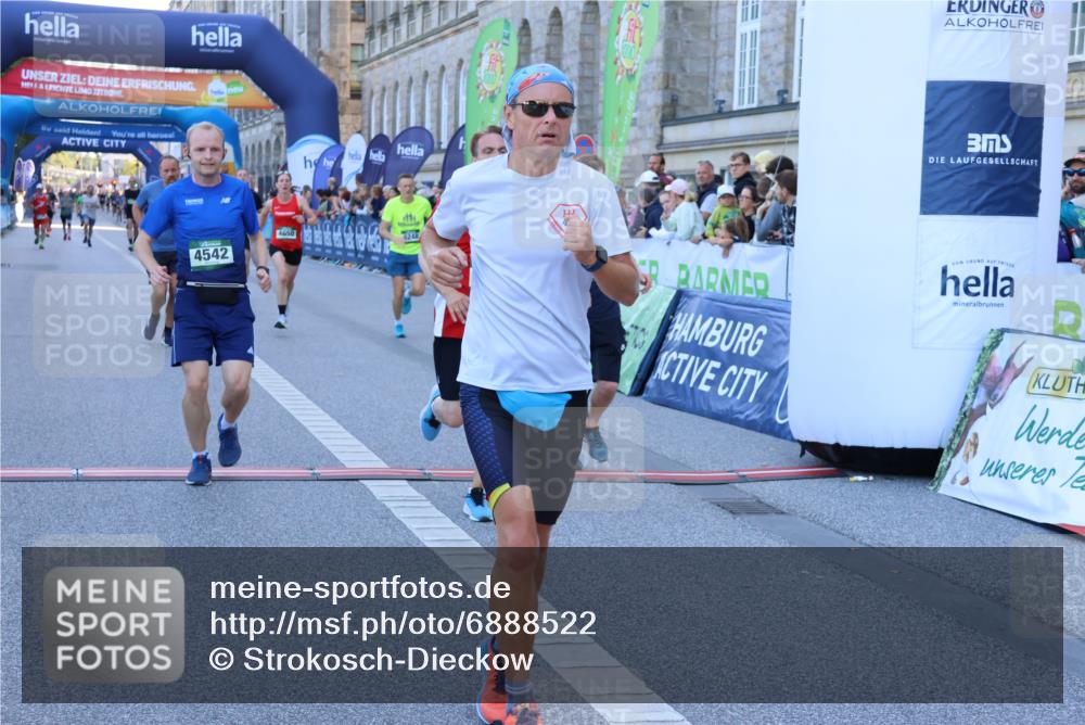 01.09.2024 - BARMER Alsterlauf Strokosch-Dieckow http://msf.ph/oto/6888522 01.09.2024 09:51:35 Ziel 2579, 2595, 3106, 3412, 4246, 4542, 4640, 4650, 4883, 5245, 8008, 8248, 8255 meine-sportfotos.de