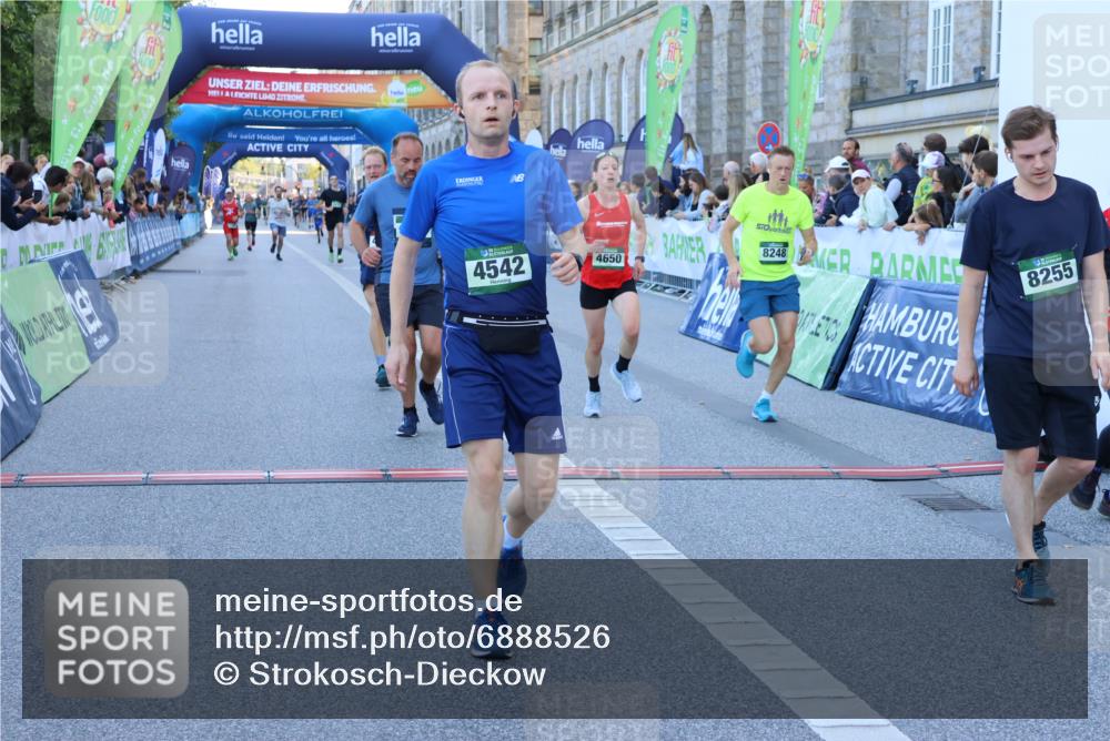 01.09.2024 - BARMER Alsterlauf Strokosch-Dieckow http://msf.ph/oto/6888526 01.09.2024 09:51:37 Ziel 2579, 2595, 3106, 3392, 3412, 4246, 4542, 4640, 4650, 4883, 5245, 8008, 8248, 8255 meine-sportfotos.de
