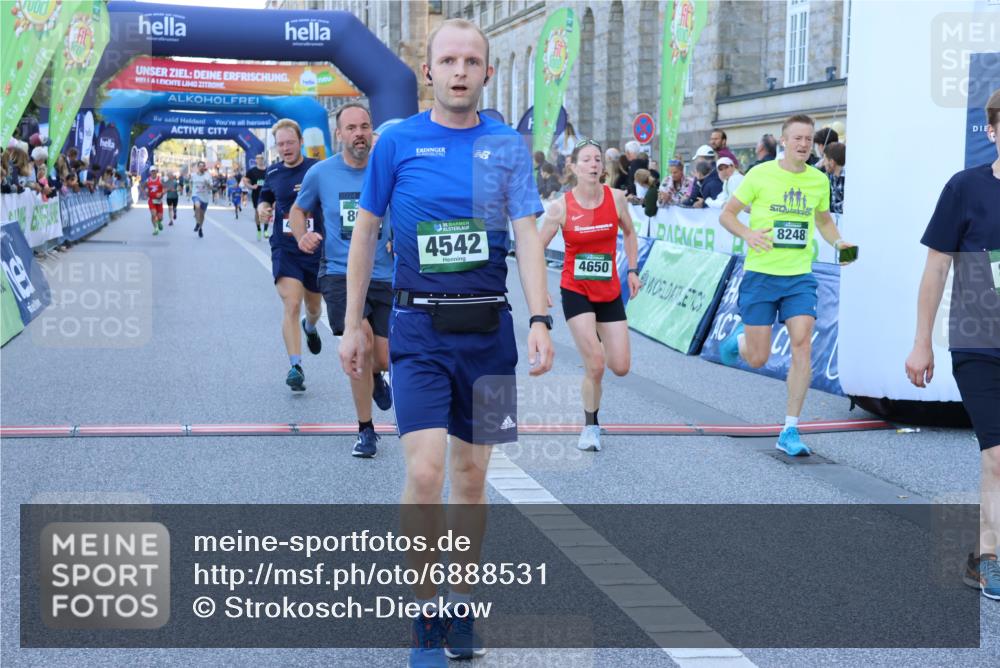 01.09.2024 - BARMER Alsterlauf Strokosch-Dieckow http://msf.ph/oto/6888531 01.09.2024 09:51:38 Ziel 2579, 2595, 3392, 3412, 4246, 4542, 4640, 4650, 4883, 5245, 8008, 8248, 8255 meine-sportfotos.de