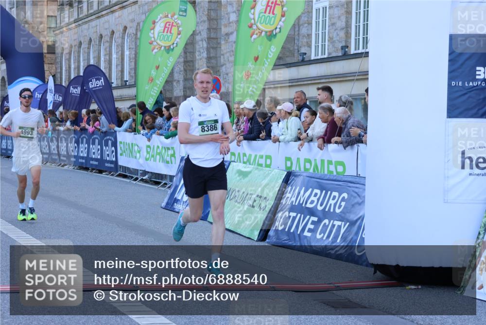01.09.2024 - BARMER Alsterlauf Strokosch-Dieckow http://msf.ph/oto/6888540 01.09.2024 09:38:11 Ziel 2894, 4993, 5179, 8386 meine-sportfotos.de