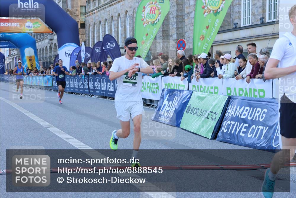 01.09.2024 - BARMER Alsterlauf Strokosch-Dieckow http://msf.ph/oto/6888545 01.09.2024 09:38:12 Ziel 2894, 4993, 5179, 8386 meine-sportfotos.de